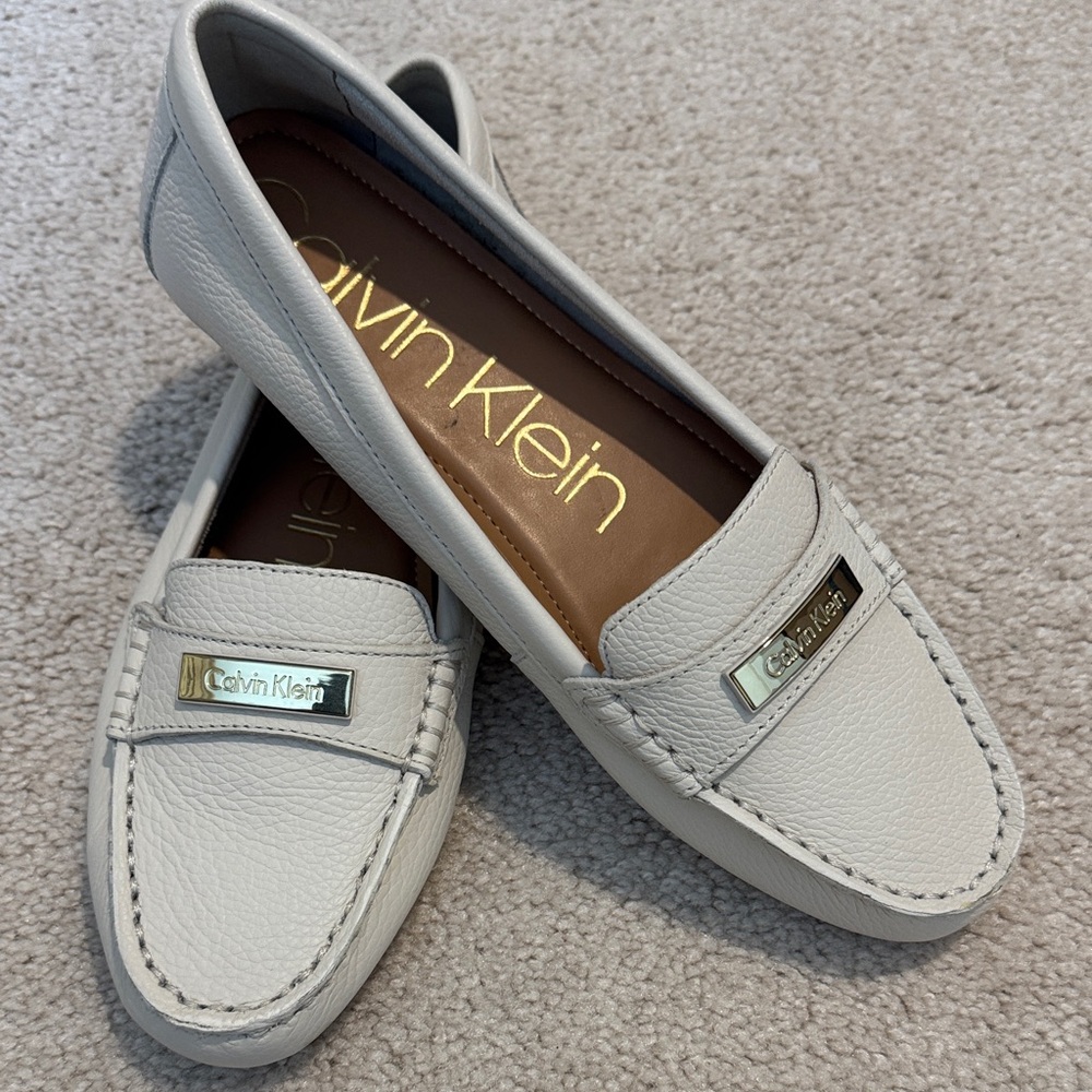 Calvin Klein Leta Women's Cream Leather Loafers Size 9
